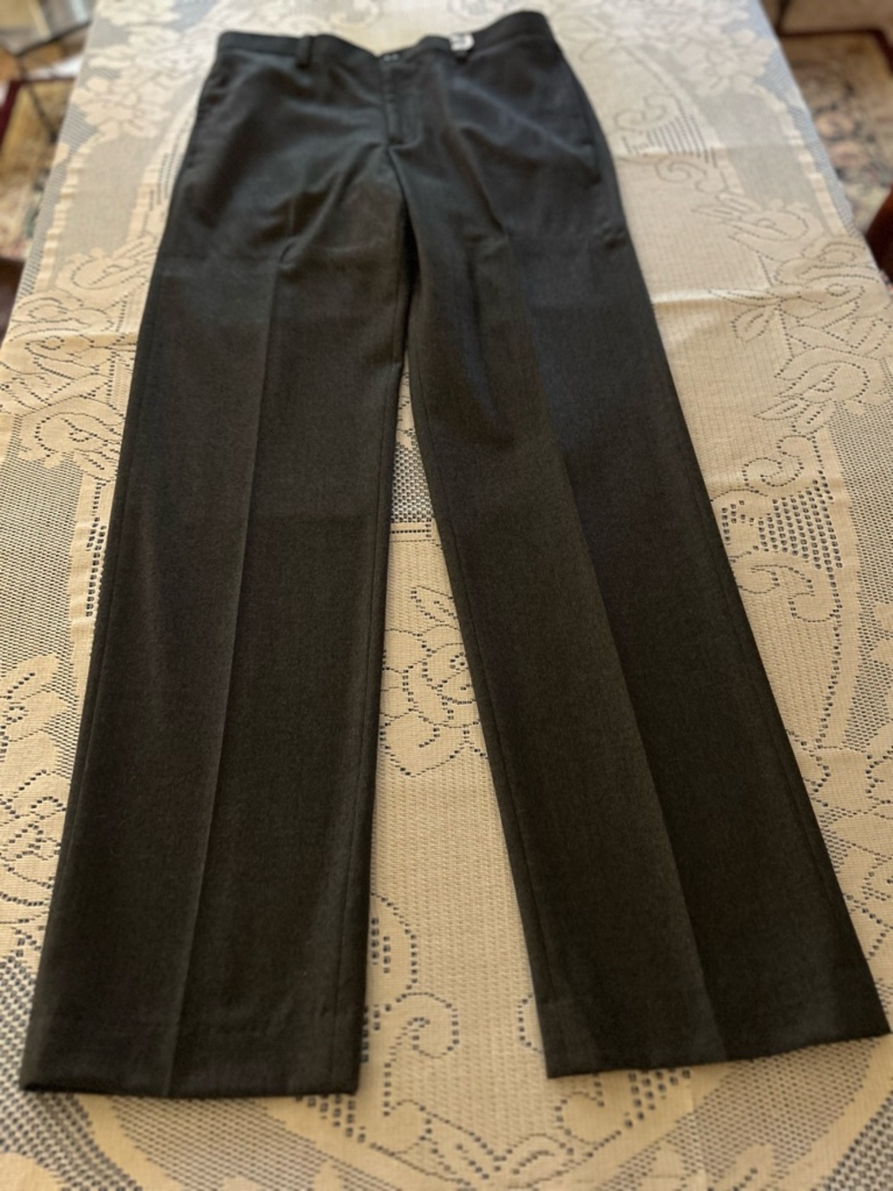 Turnbury Men’s Gray Pleated Pants